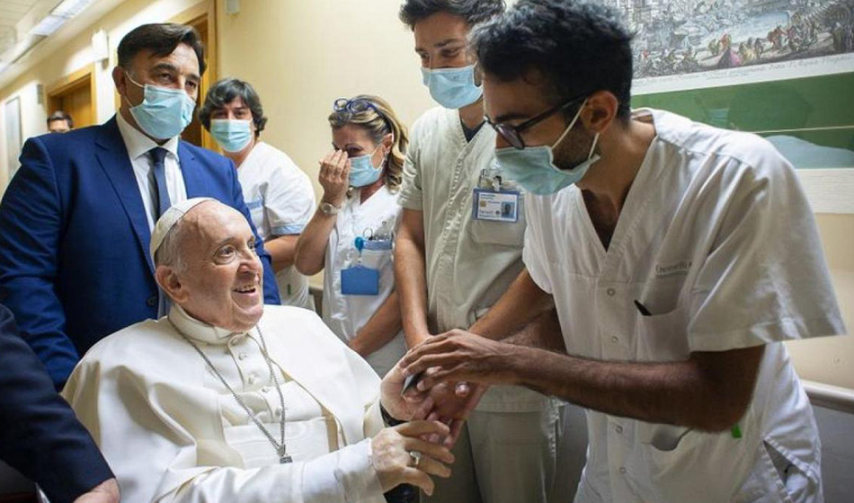 Paavi Franciscus: Nuoret ja vanhat yhdessä