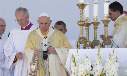 Paavi Franciscus: Kulkeminen Jeesuksen jäljessä