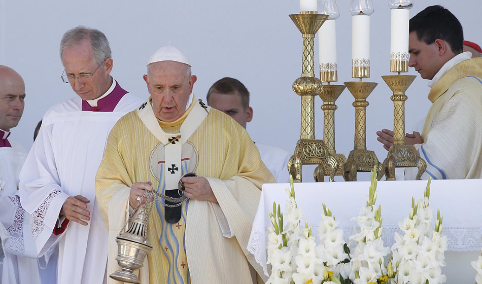 Paavi Franciscus: Kulkeminen Jeesuksen jäljessä